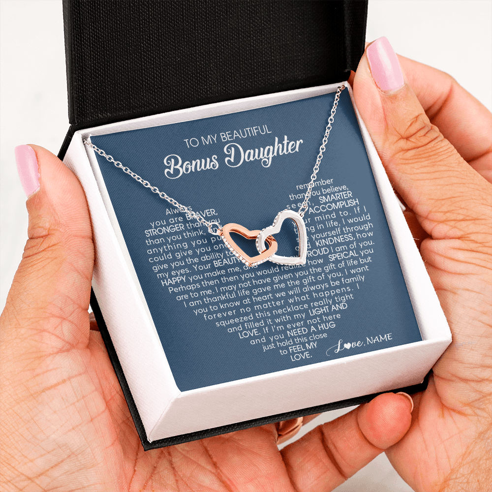Personalized To My Beautiful Bonus Daughter Necklace Need A Hug Just Hold This Stepdaughter Pendant Jewelry Birthday Christmas Customized Gift Box Message Card