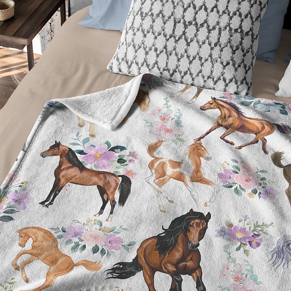 Personalized Horse Blanket with Name – Soft Floral Throw for Girls, Kids & Babies – Custom Gift for Horse Lovers, Baby Shower, Birthday, Children’s Day