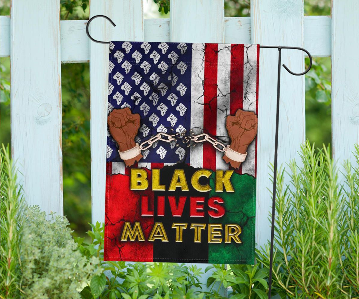 Breaking Chains Black Lives Matter American Flag To Struggle For Freedom Garden Ornaments