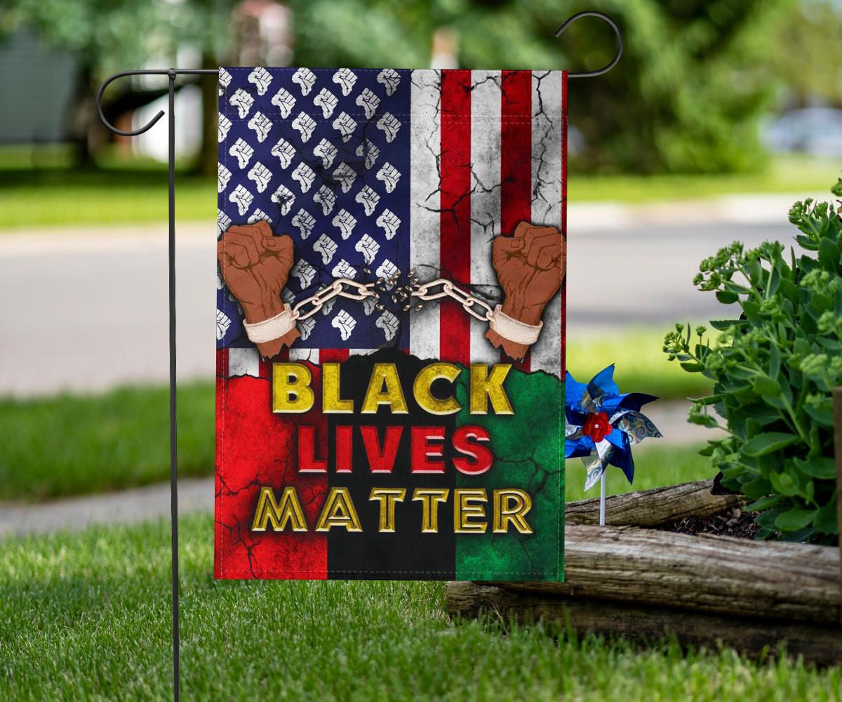 Breaking Chains Black Lives Matter American Flag To Struggle For Freedom Garden Ornaments