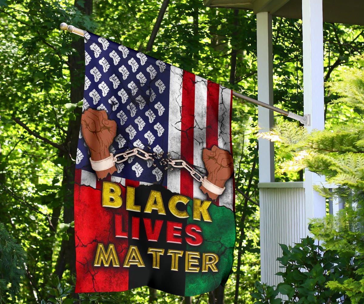 Breaking Chains Black Lives Matter American Flag To Struggle For Freedom Garden Ornaments